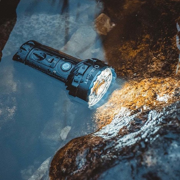 How and when to use a military torch? Centerblog